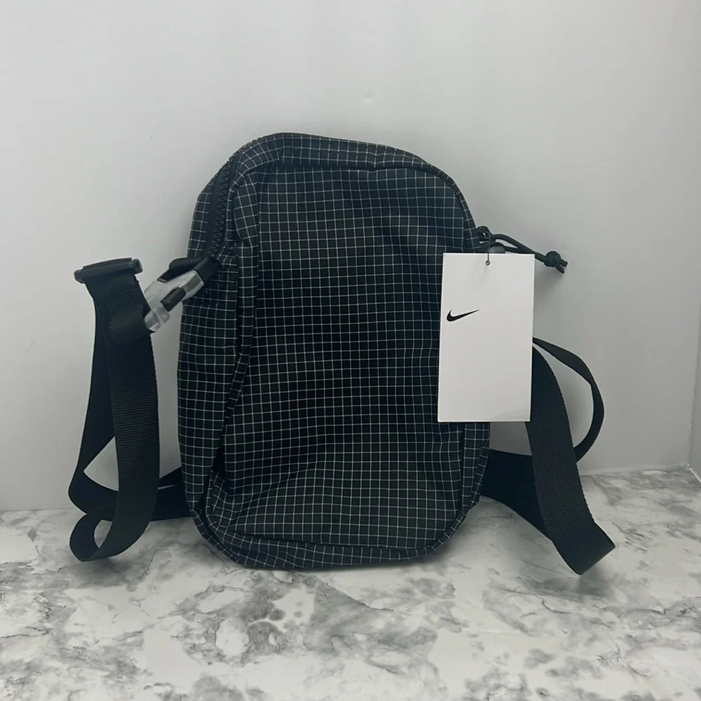 NEW NIKE UNISEX SHOULDER BAG - Picture 2 of 4